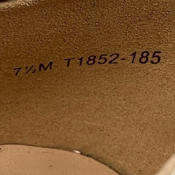 Trotters Delse Nude Patent Leather Block Heel Pumps Size 7 1/2 Women’s - Picture 4 of 10